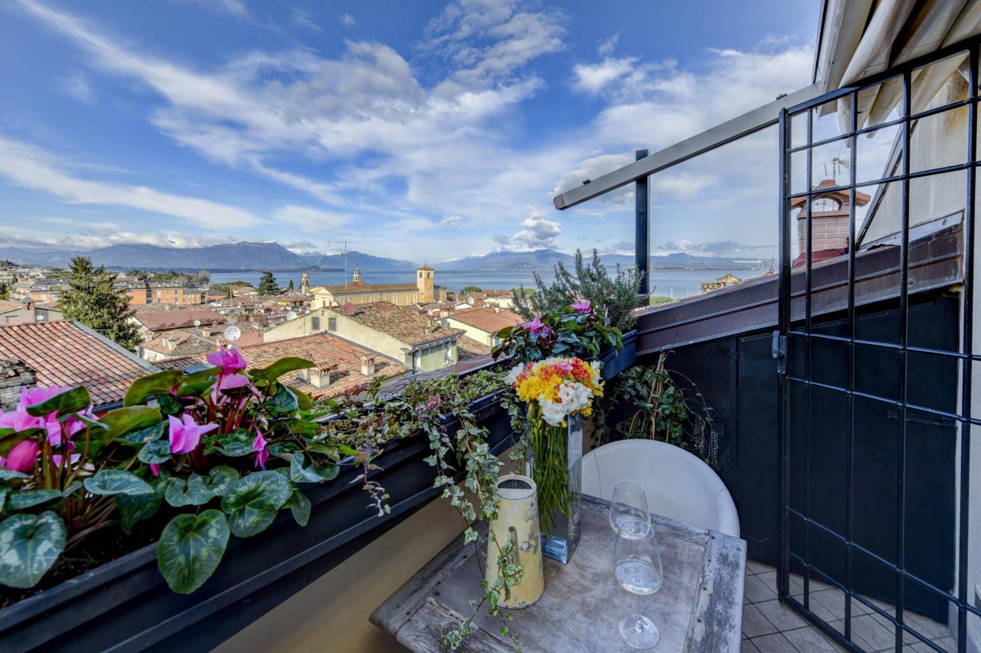 Castello Luxury - Rosa Apartment Desenzano del Garda