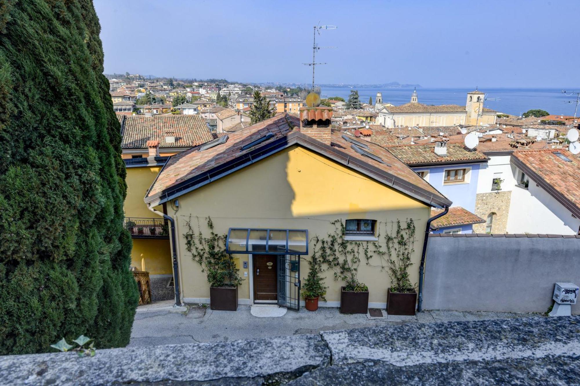 Castello Luxury - Rosa Apartment Desenzano del Garda